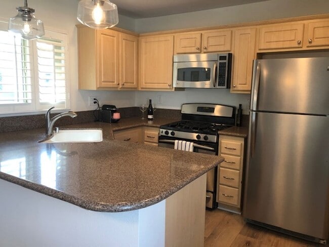 Photo - 2 bedroom, 1 bath townhome in great location