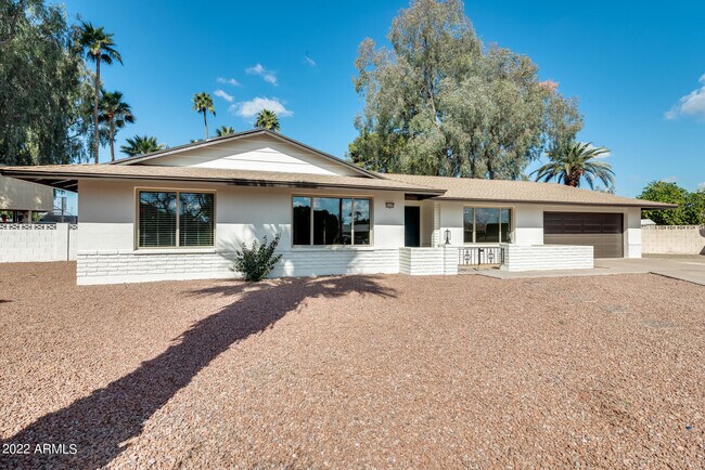 4402 W El Camino Dr
