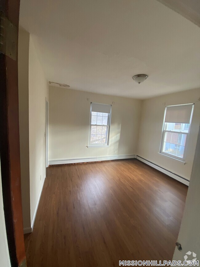 Building Photo - 82 S Huntington Ave Unit 22 Rental