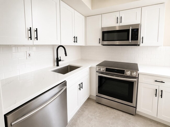 Photo - 6816 Bellevue Ave Unit 3A