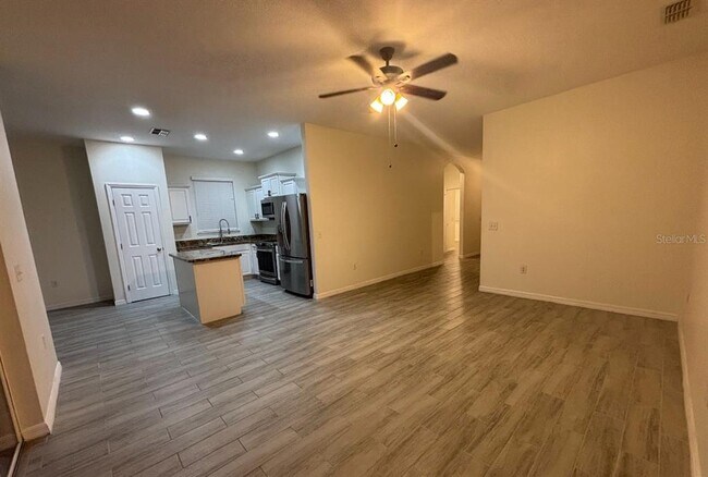 Photo - 140 Highland Meadows St