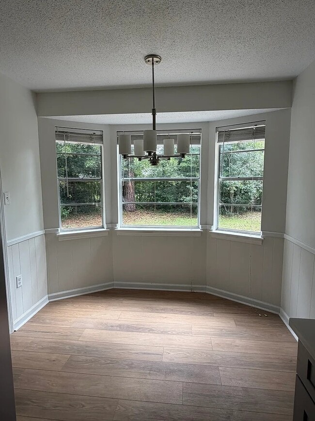 Photo - 112 Talbot Rd