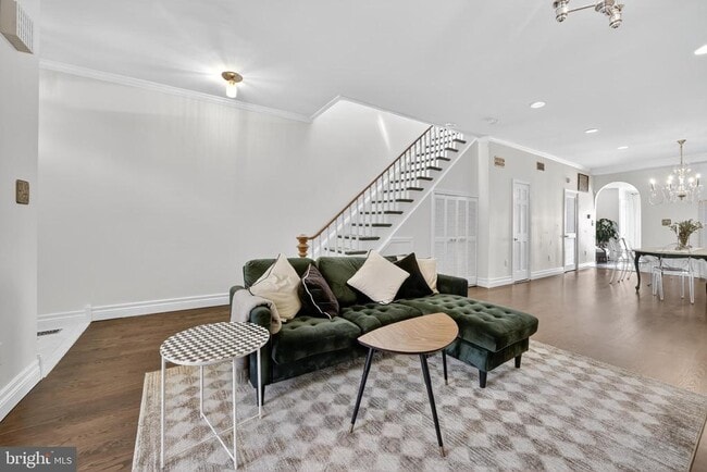 Photo - 334 11th St SE