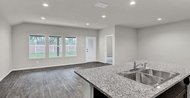 Photo - 6008 Roderick Dr