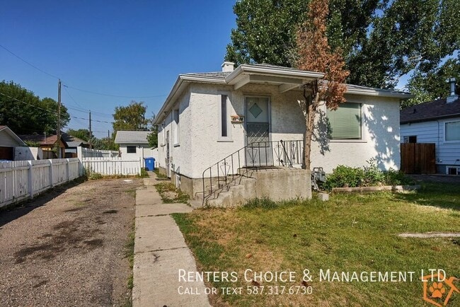 Photo - Pet Friendly Main Floor Suite with Garage