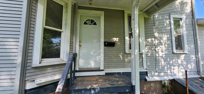 Photo - 814 13th Ave S House Unit 814 13th Avenue S upstair