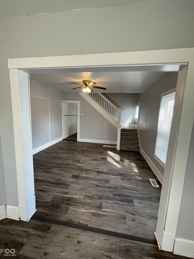 Photo - 93 S 5th Ave