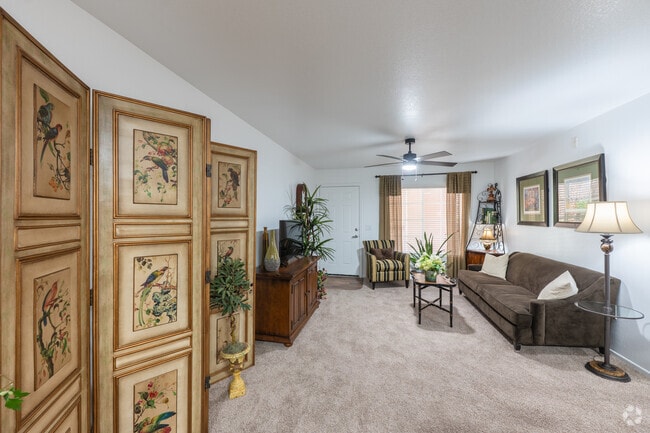 2BR, 2BA - 962SF - Living Room