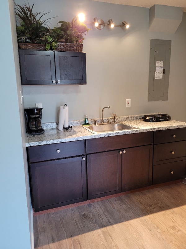 Building Photo - 8573 Springtree Road