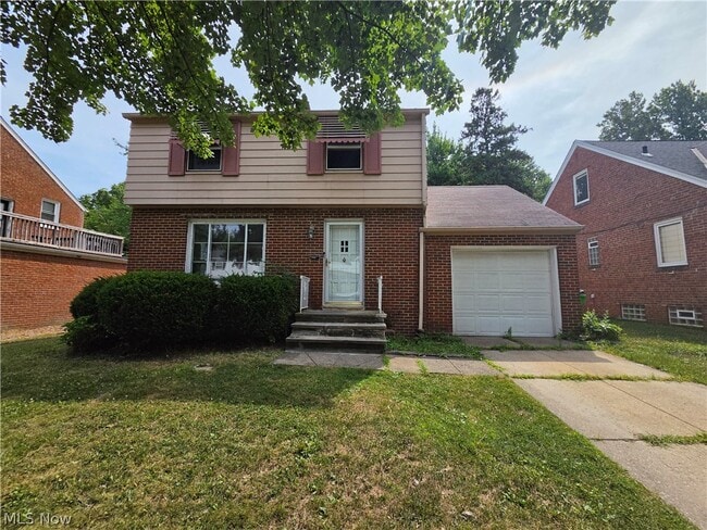 Building Photo - 1361 Villa Dr