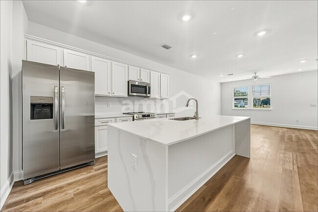 100 Niven Ct