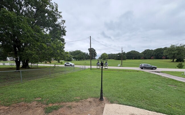 Photo - 906 E Green St