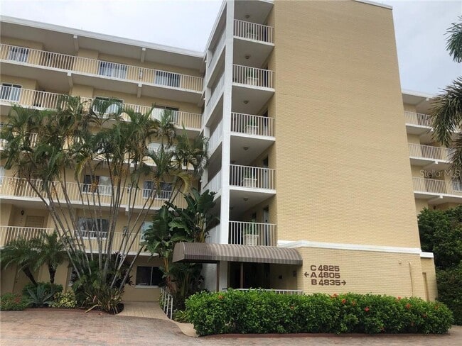 Building Photo - 4825 Gulf of Mexico Dr Unit 605 Rental