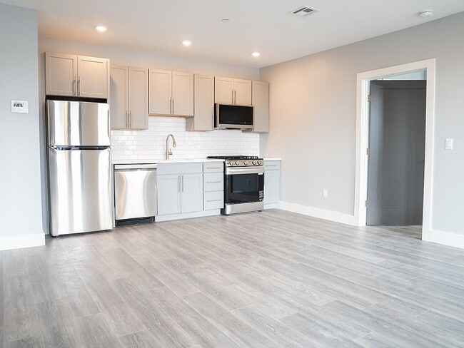 Building Photo - 367 Western Ave Unit 2B Rental