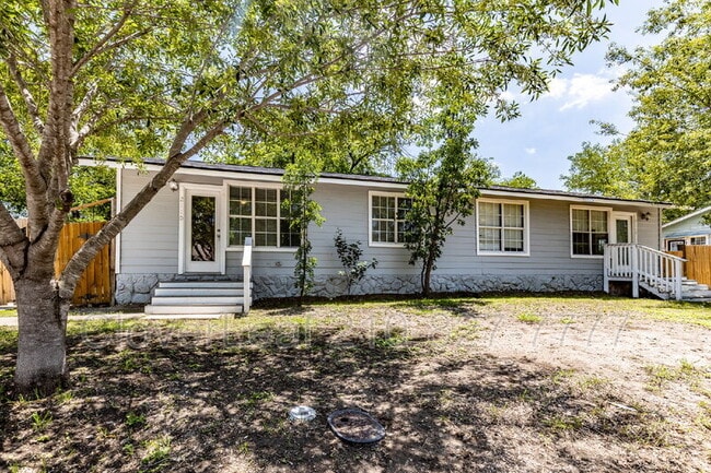 Photo - 2110 Jupiter St