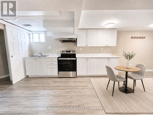 Photo - 75 Keewatin St S