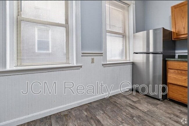 Building Photo - 21 Henry St Unit 3 / 3rd Floor Rental
