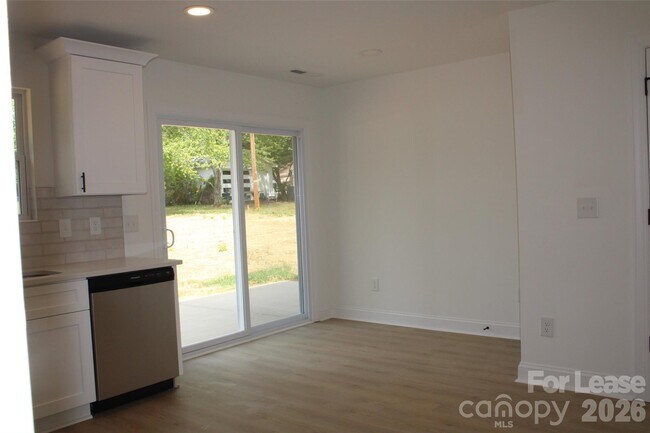 Photo - 574 W Park Ave