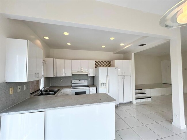 Photo - 4850 SW 63rd Terrace Unit 231