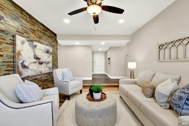 Photo - 314 Tulip St