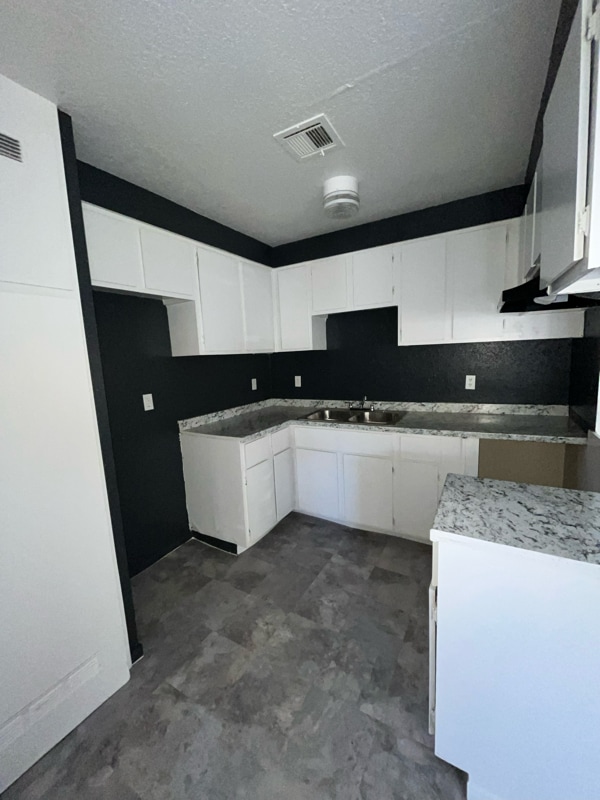 Building Photo - 3300 Civic Center Dr Rental