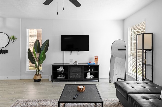 Photo - 2515 Bammelwood Dr