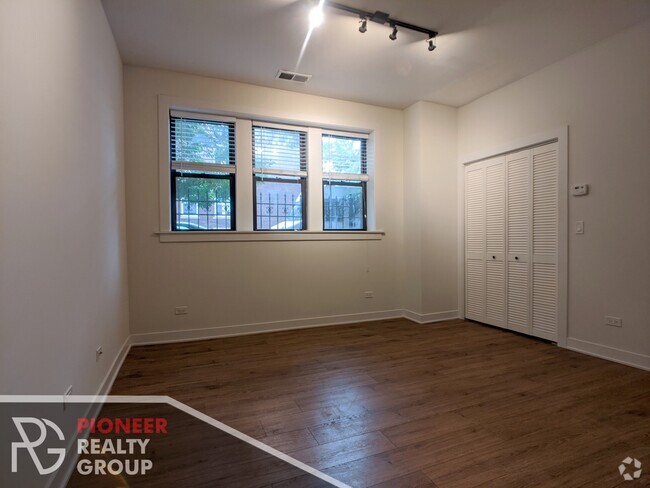 Building Photo - 4628 N Leavitt St Unit GDN Rental