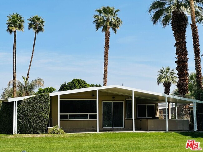 Building Photo - 425 S Paseo Laredo Rental