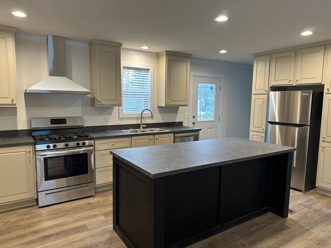 Photo - 439 Laurel Oak Ln