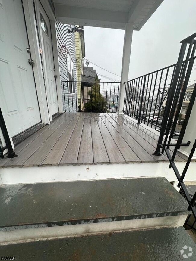 Building Photo - 27 N 3rd St Rental