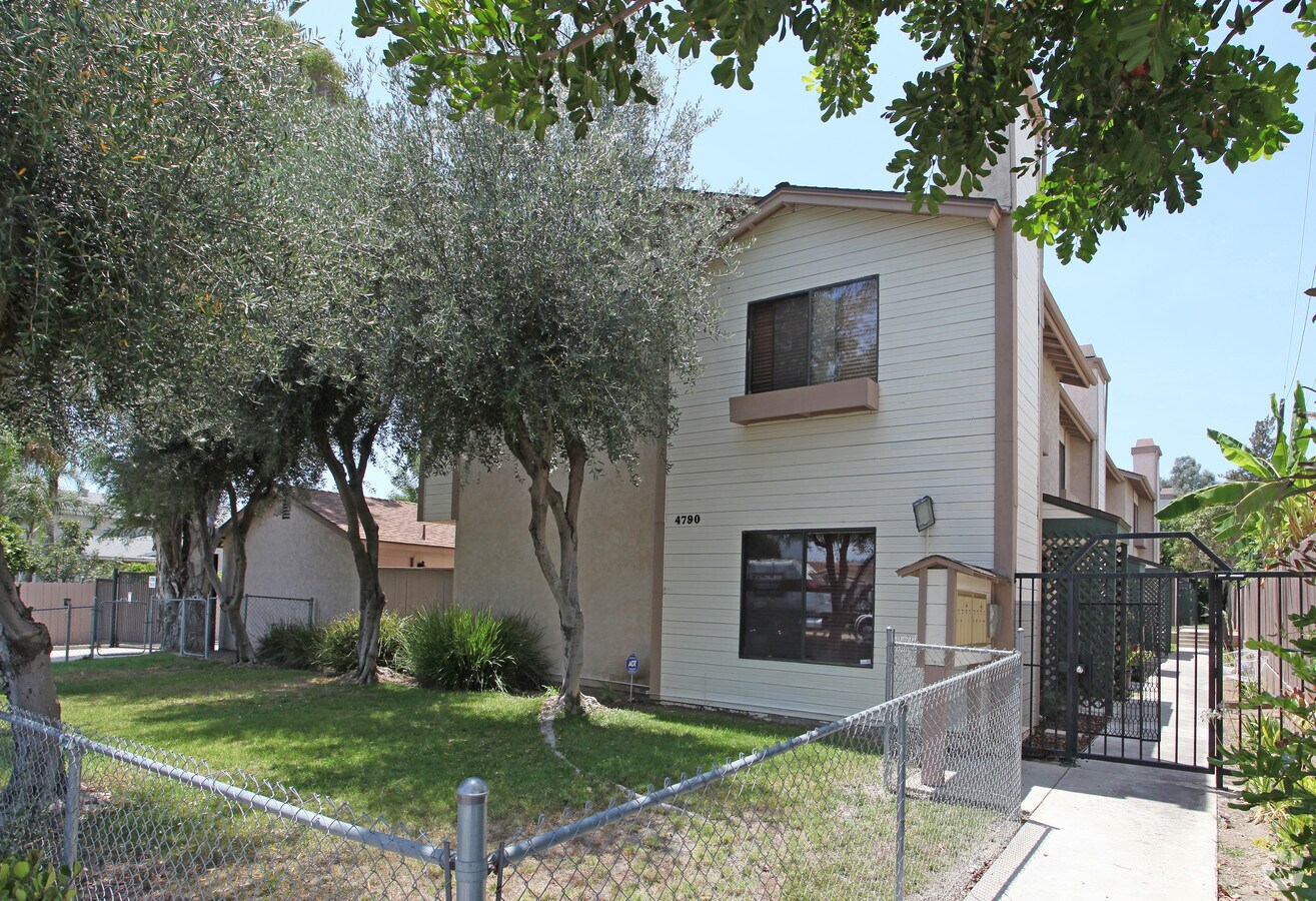 Photo - la Mesa Villa Apartments