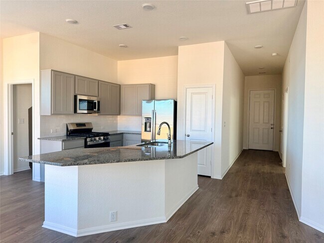 Photo - 408 Magnolia Ln