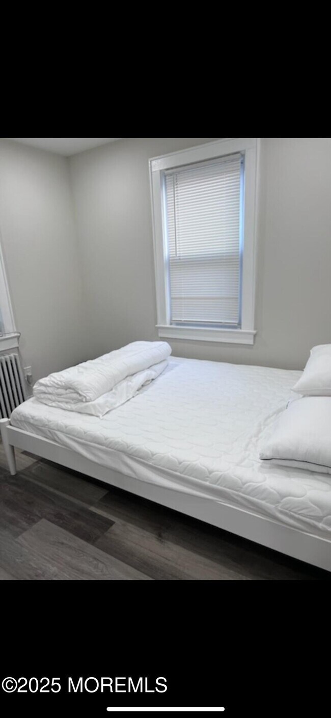 Photo - 52 Dunbar Ave Unit A