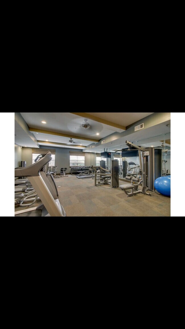 Photo - 3000 Vanderbilt Pl Unit 101