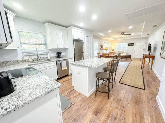 1004 SE 7th Ave Unit SI ID1359094P