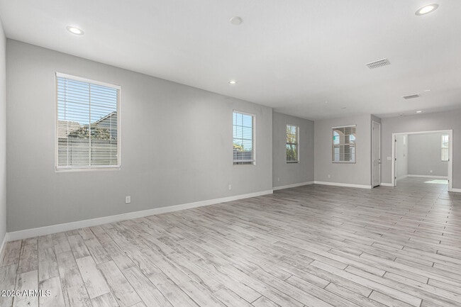 Photo - 10954 W Melvin St