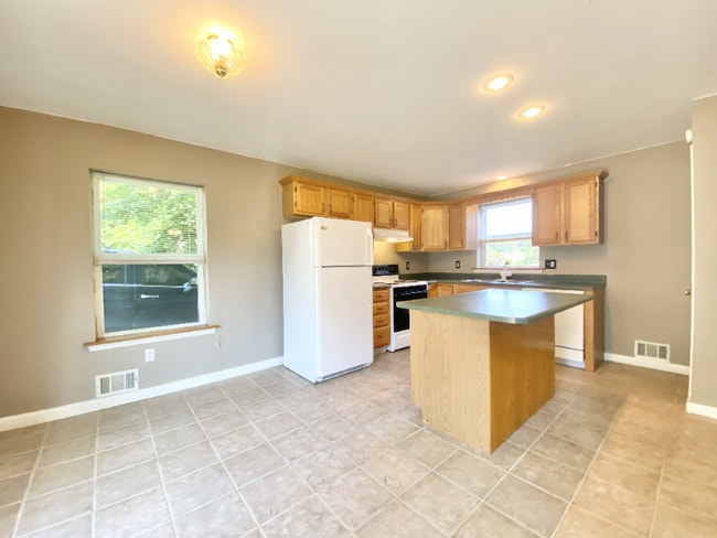 Photo - 1001 Bloom St