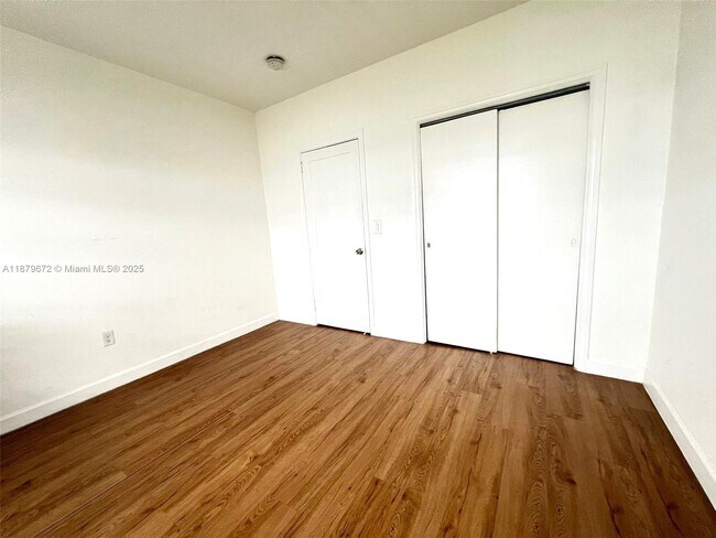 Photo - 3430 NW 5th Ave Unit 3