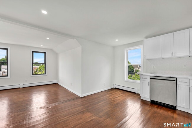 Photo - 54 Overlook Ave Unit #3