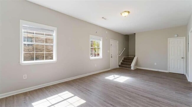 Photo - 848 Ridge Ave NW