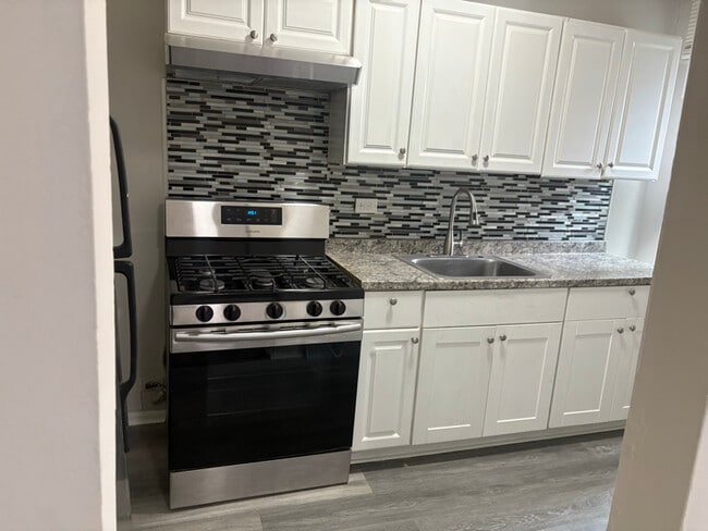 Photo - 2416 W Franklin St