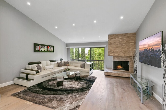 Living Room with Treetop Views - 1520 S Beverly Glen Blvd Unidad PH608