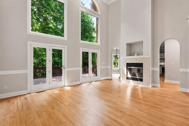 Photo - 3011 McKee Rd