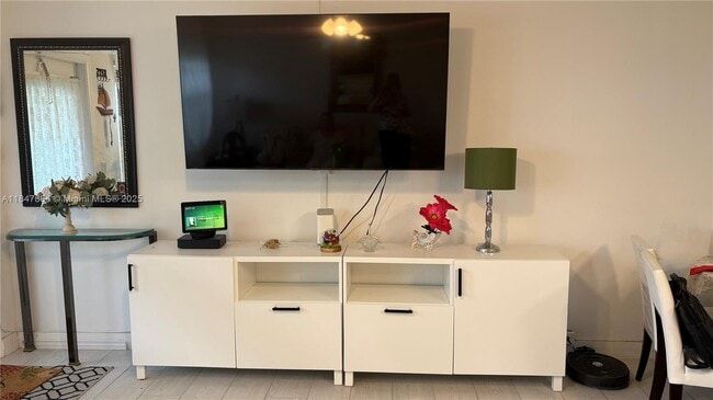 Photo - 98 Westbury E Unit 98