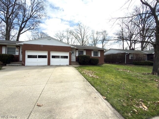 Photo - 3853-3857 Seneca St
