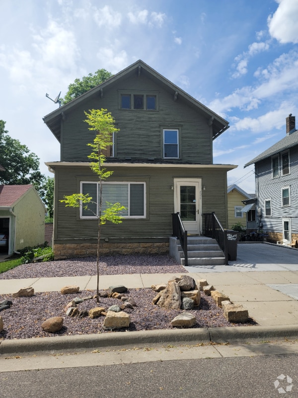 Building Photo - 426 N 5th St Rental