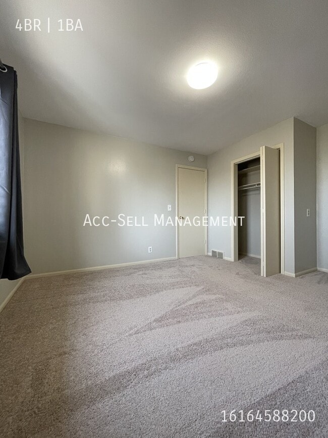 Photo - 5233 Rich St