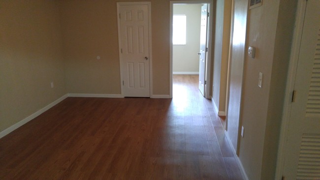 Interior - Coves at Columbus on Mayfield Place Apartments