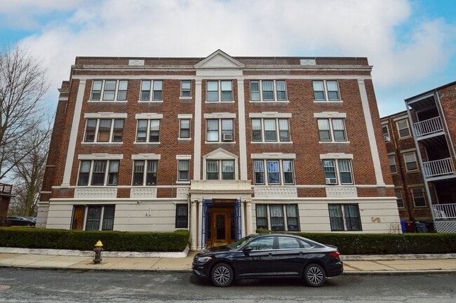 Photo - 22 Sutherland Rd Unit #2