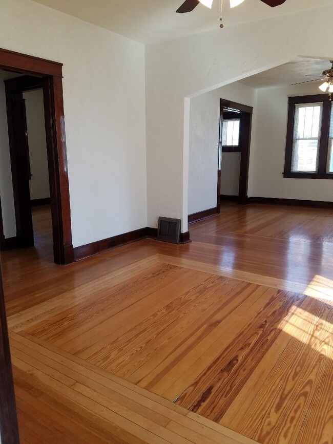 314 W Main St